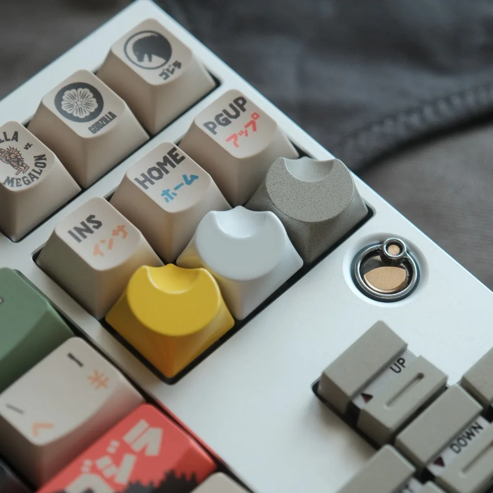 

Moon Artisan Keycap Original Custom CNC Metal Keyboard Cap R4 1U Gaming Point KeyCap for Mechanical Keyboard Accessories Gift