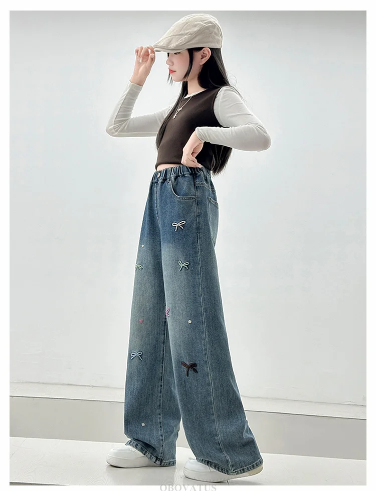 Hochwertige Kinder-Jeans im High-Fashion-Stil mit lockerer Passform und Schleifenstickerei für Teenager-Mädchen, trendige blaue Denim-Hosen, Kinderhosen – Detail 5