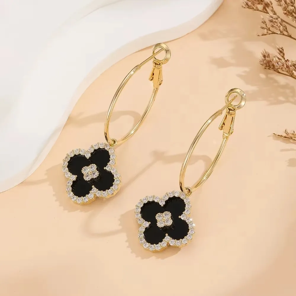 A Pair Of Pendant Earrings, Four-Leaf Clover Earrings Bring Good Luck, Sweet And Romantic, Micro-Inlaid Zircon Series Gifts