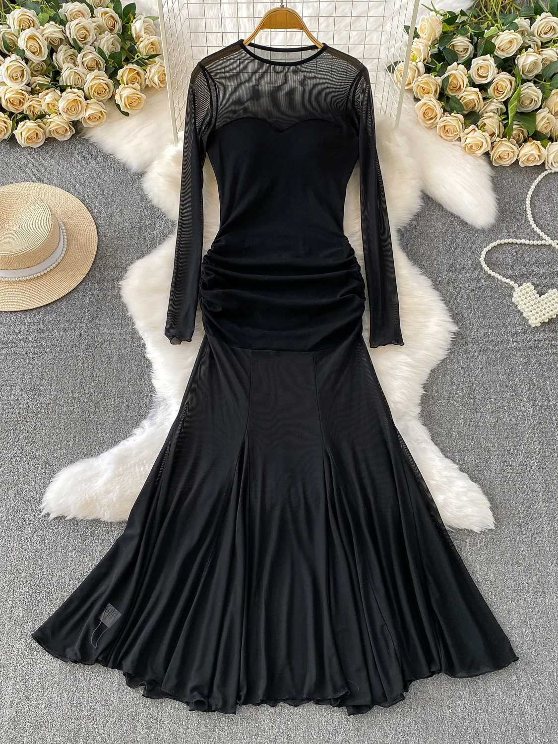 エレガントな長袖ラウンドネックガウン、フィッシュテールネットパッチワークハイウエストデザイン、ソフトメッシュ生地、抗ピリングAラインスカート