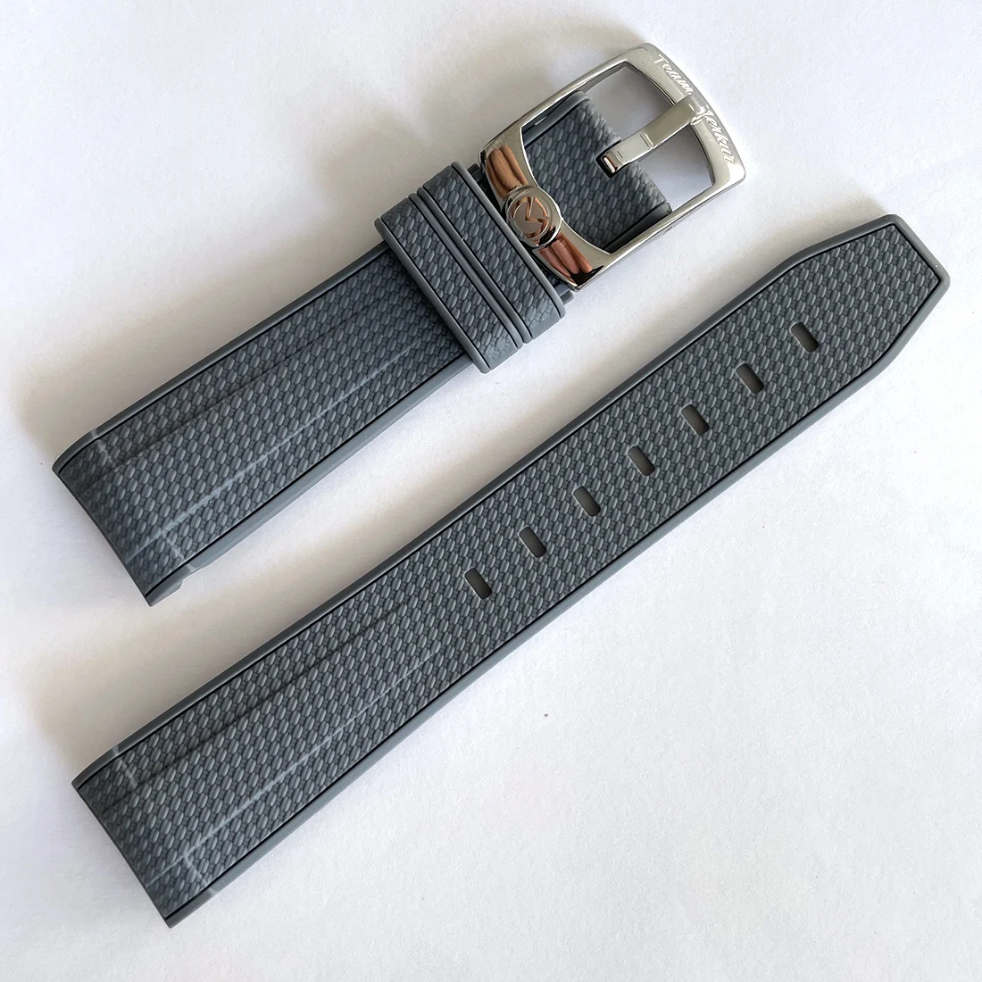 Четыре цвета Merkur, мягкий ремешок из фторкаучука, мужской винтажный ремешок 20 мм, подходит для большинства часов, вентиляция