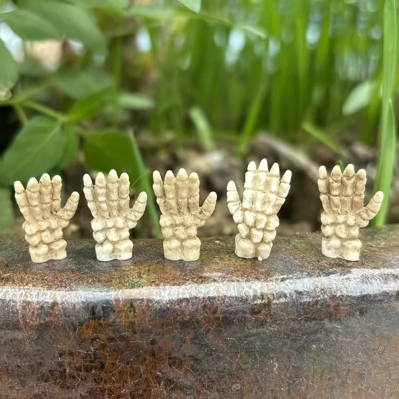10/20Pcs Mini Skull Hands Figurines Halloween Miniatures Ornament, Potted Plants, Fairy Garden and Micro Landscape Accessories