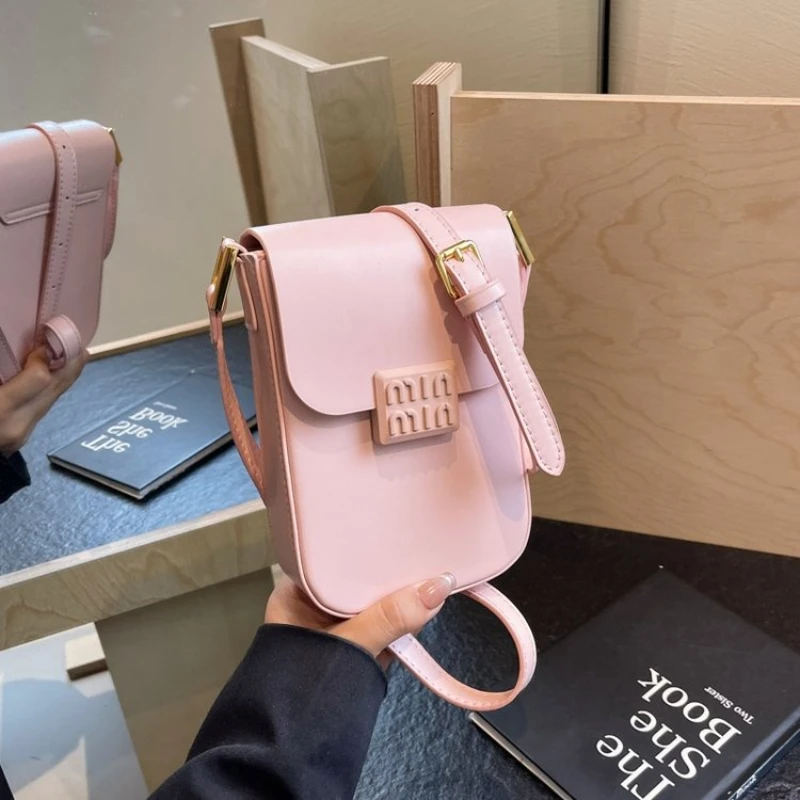 

Waterproof Nylon Crossbody Bag: Functional Female Bag for Travel, 2025 High-end Sporty Chic Style with Multiple Compartments