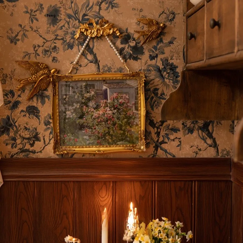 

Ретро-золотая квадратная фоторамка с цветочным узором, настенный декор, роскошные аксессуары для дома, матовый бумажный материал, винтажный стиль, настенное искусство