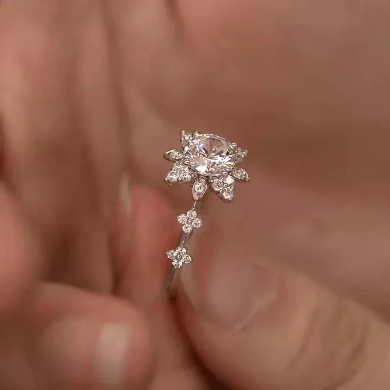 

Original Design Silver Inlaid Sparkling Crystal Flower Engagement Ring Exquisite Light Luxury wedding Jewelry for Women