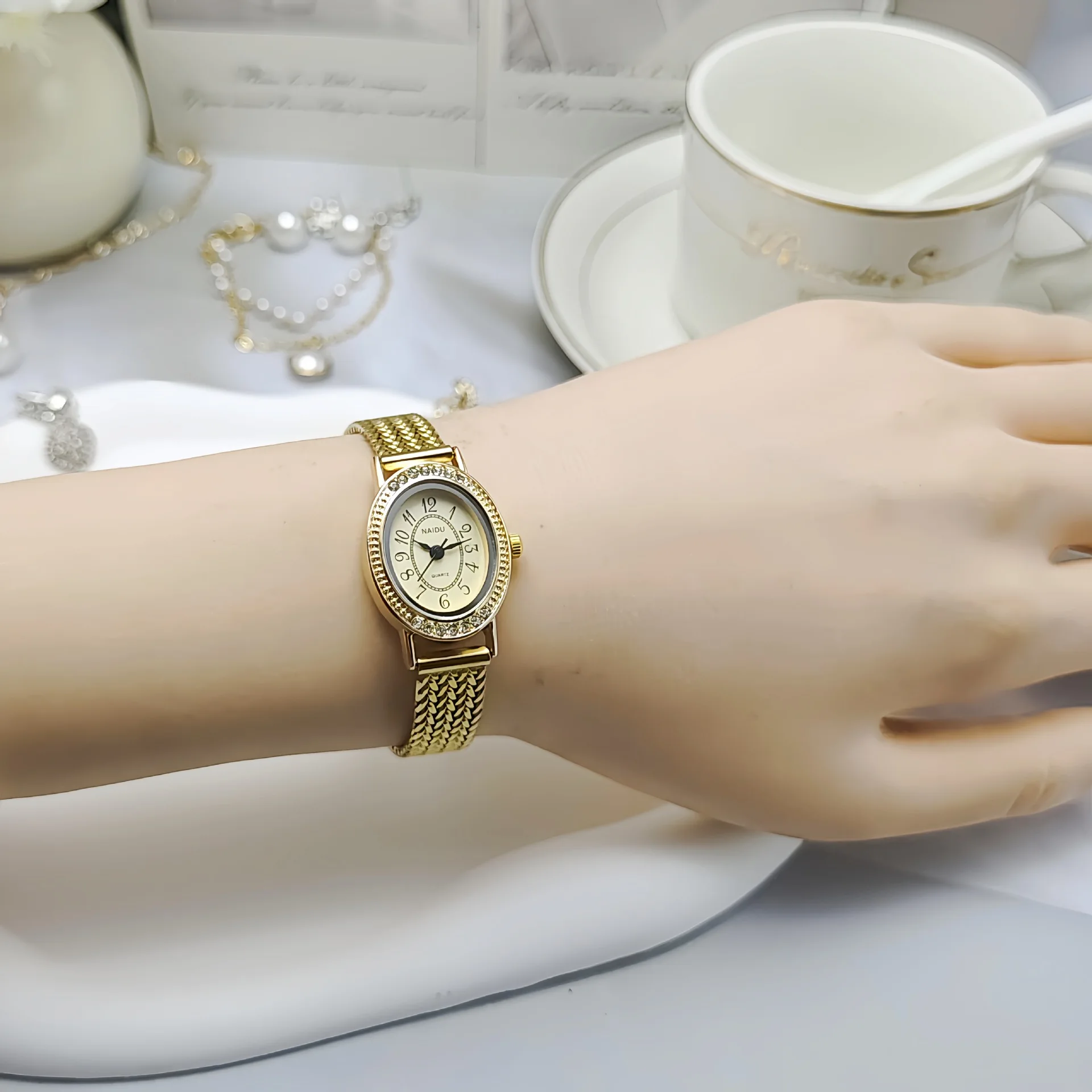 Luxury Brand Women's Vintage Elegant Small Oval Dial Crystal Quartz Watches Wheat Strap Wristwatches Ladies Relogio Feminino