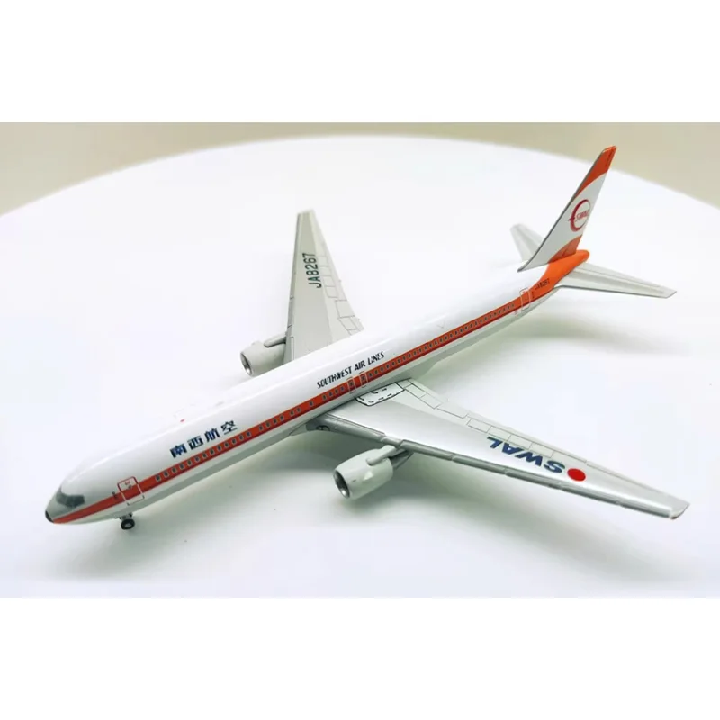 

Diecast 1/400 Scale Japanese Passenger Aircraft Nanxi Aviation Alloy Aircraft Model JA8267 B767-300 Metal Model Collection