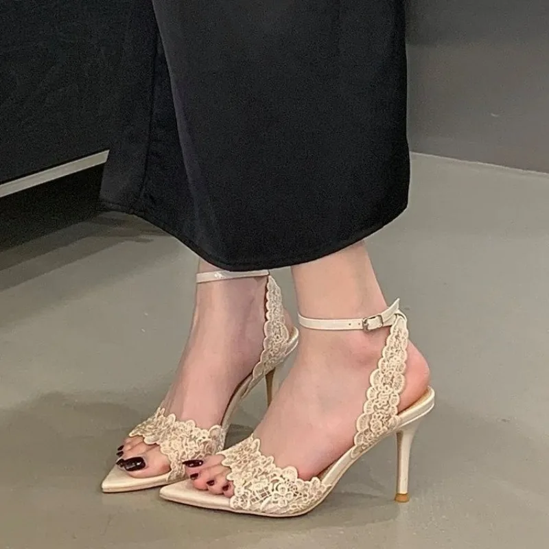 

Luxury Lace Embroidery Ankle Strap Buckle Women Gladiator Sandals Elegant Thin High heels Summer Fashion Party Wedding Shoes