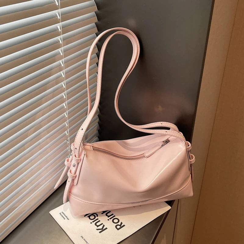 

2026 New Simple Glossy PU Super Cool Square Shoulder Crossbody Bag for Women Fashionable Exquisite Popularity Versatile Handbag