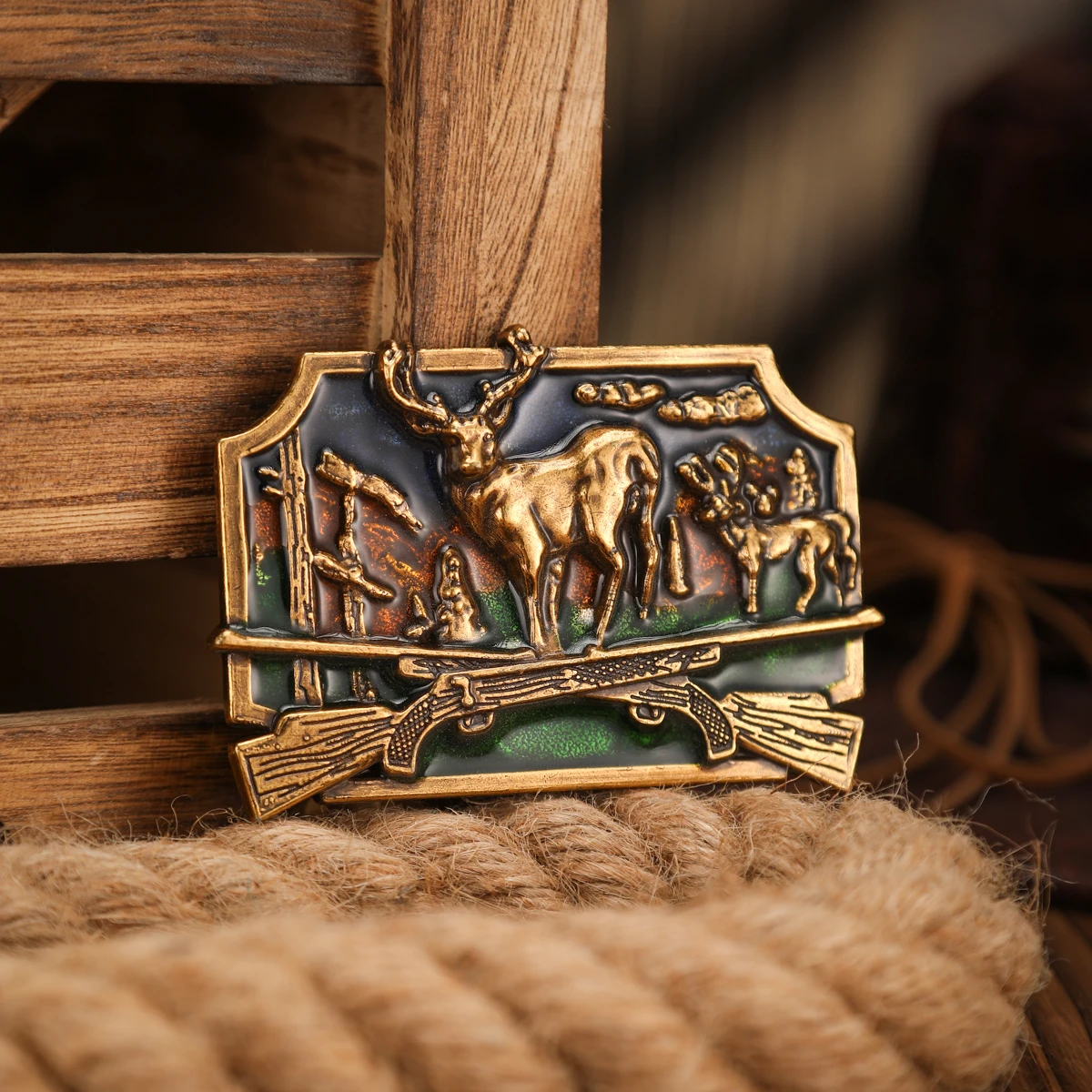 A Western-style Metal Belt Buckle, a Unique and Retro Belt Buckle