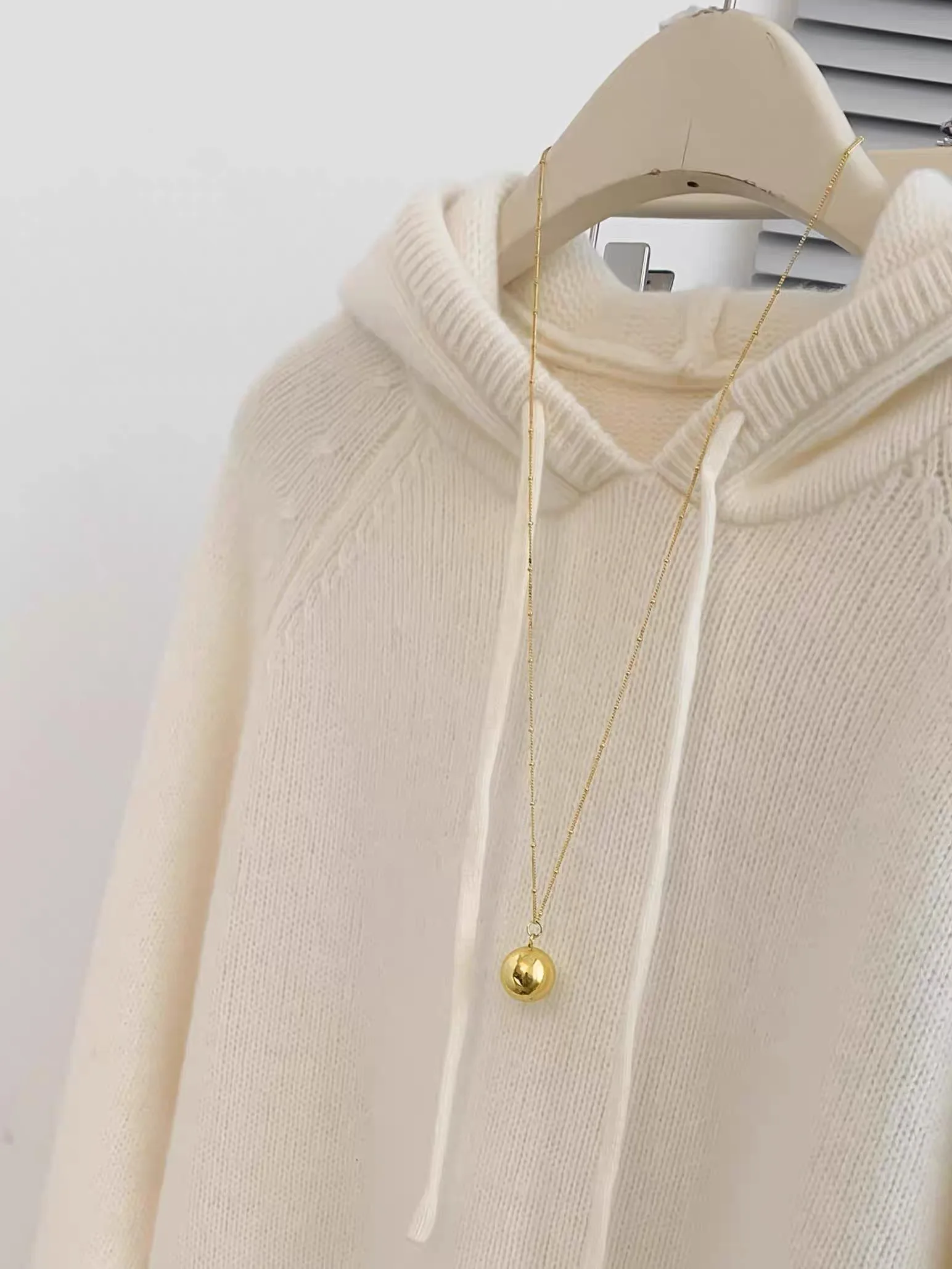 2025 neuer langärmliger Damen-Kapuzenpullover, einfarbig, gestrickt, locker, bequem, Damen-Pullover aus 100 % reiner Wolle