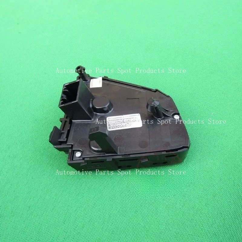 Suitable for  CRV 2017-2022 Breeze Steering Wheel Touch Slide Audio Volume Control Switch Button