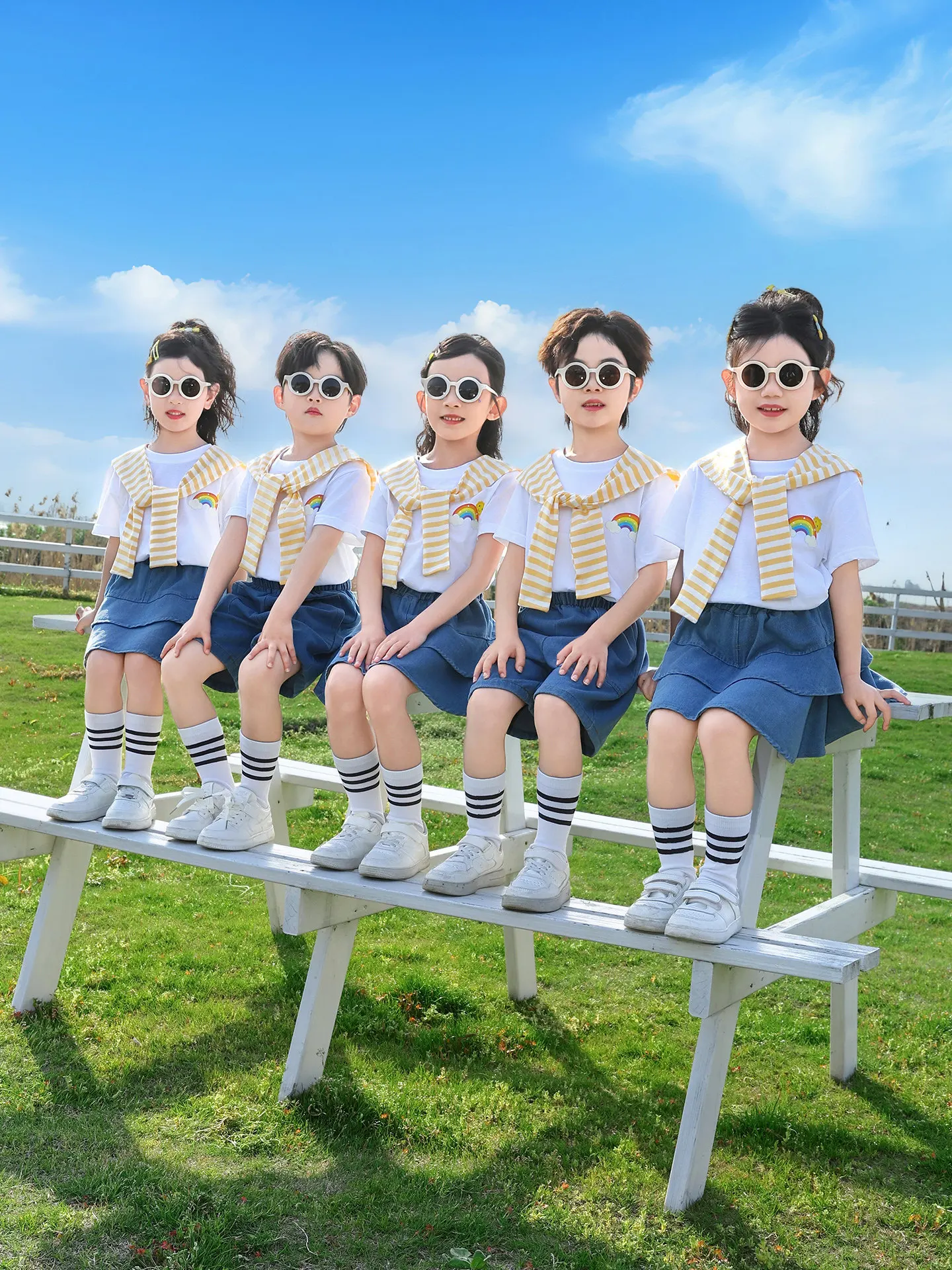 Children's cheerleading performance costumes, kindergarten graduation photos, sports event costumes, chorus performance sets