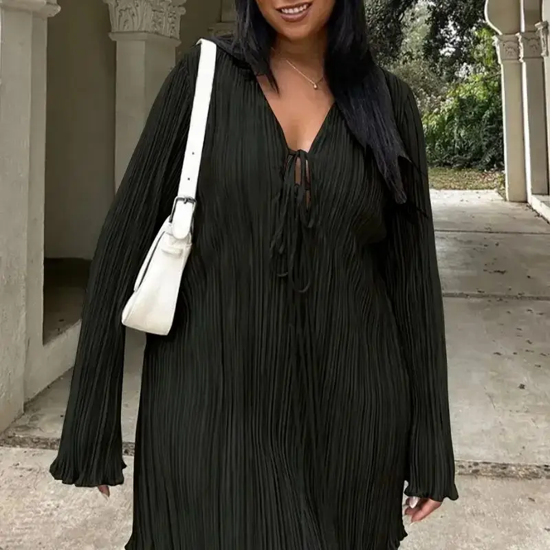 فستان زفاف قصير للضيوف باللون الأبيض (أو أخضر زيتوني مقاس كبير