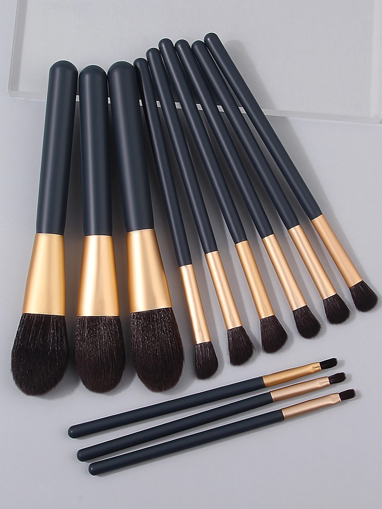 Ensemble de pinceaux de maquillage pour le visage de 12 pièces de haute qualité: pinceau à Blush, pinceau pour surbrillance, pinceau pour fard à paupières, pinceau à lèvres, outils de maquillage professionnels