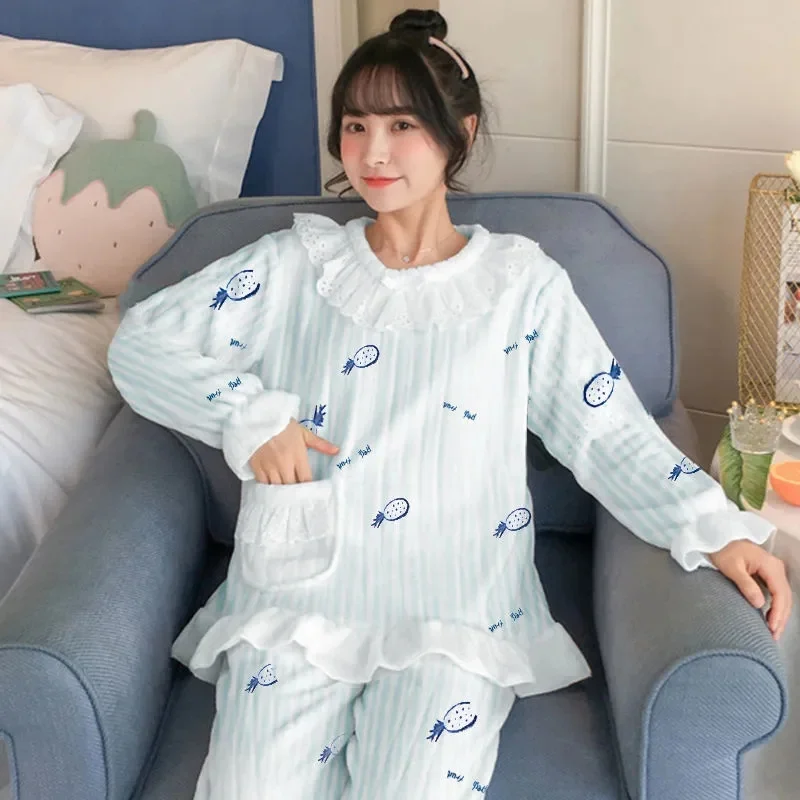 Korean Ins Cute Strawberry Bear Coral Velvet Pajamas Women\'s Autumn And Winter New Thickene  Velvet Home Clothes Two-Piece Suit