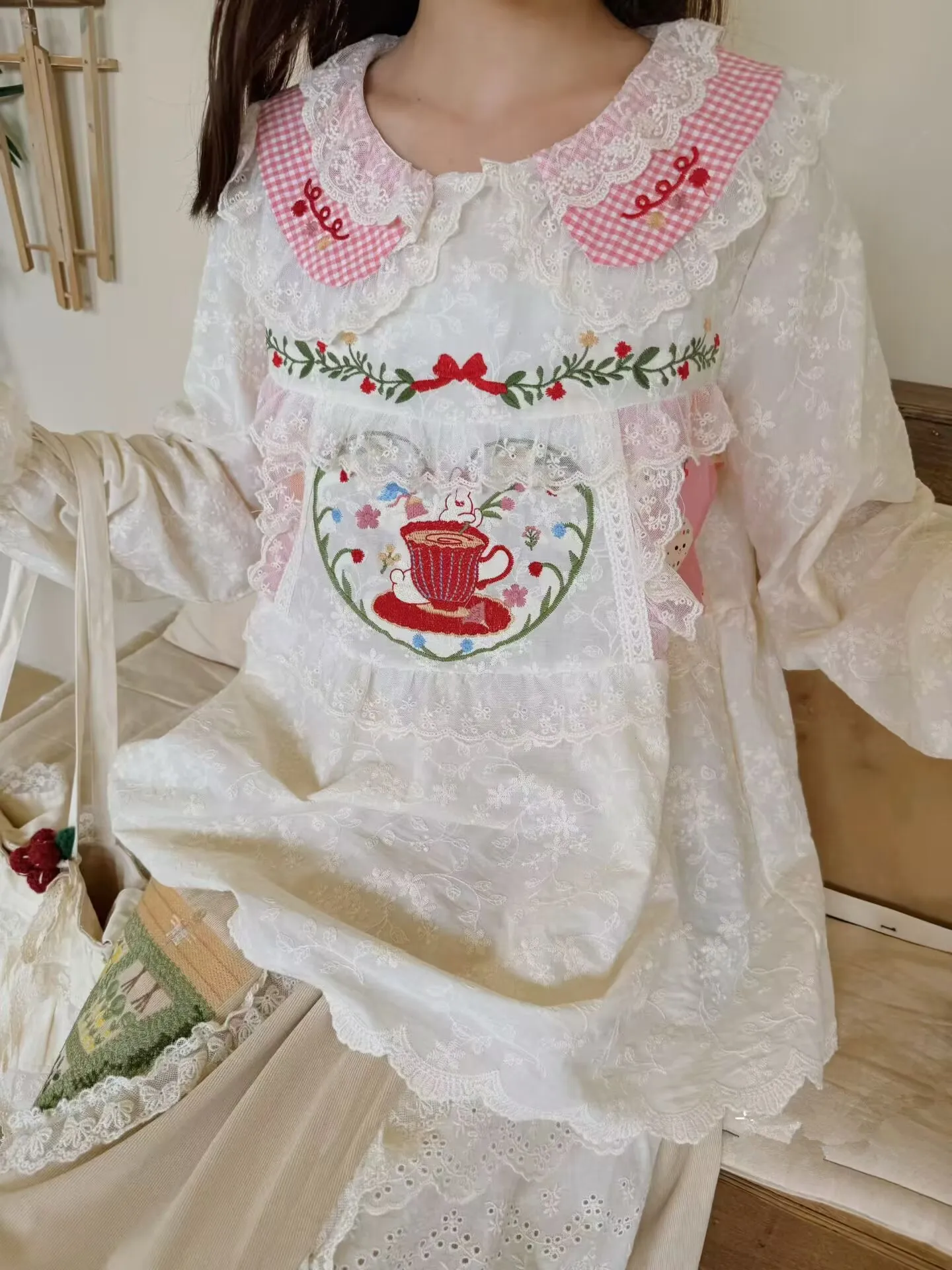 

Spring Autumn Cotton Long Sleeve Shirt Women Peter Pan Collar Embroidery Mori Girl French Sweet Loose Doll Blouse