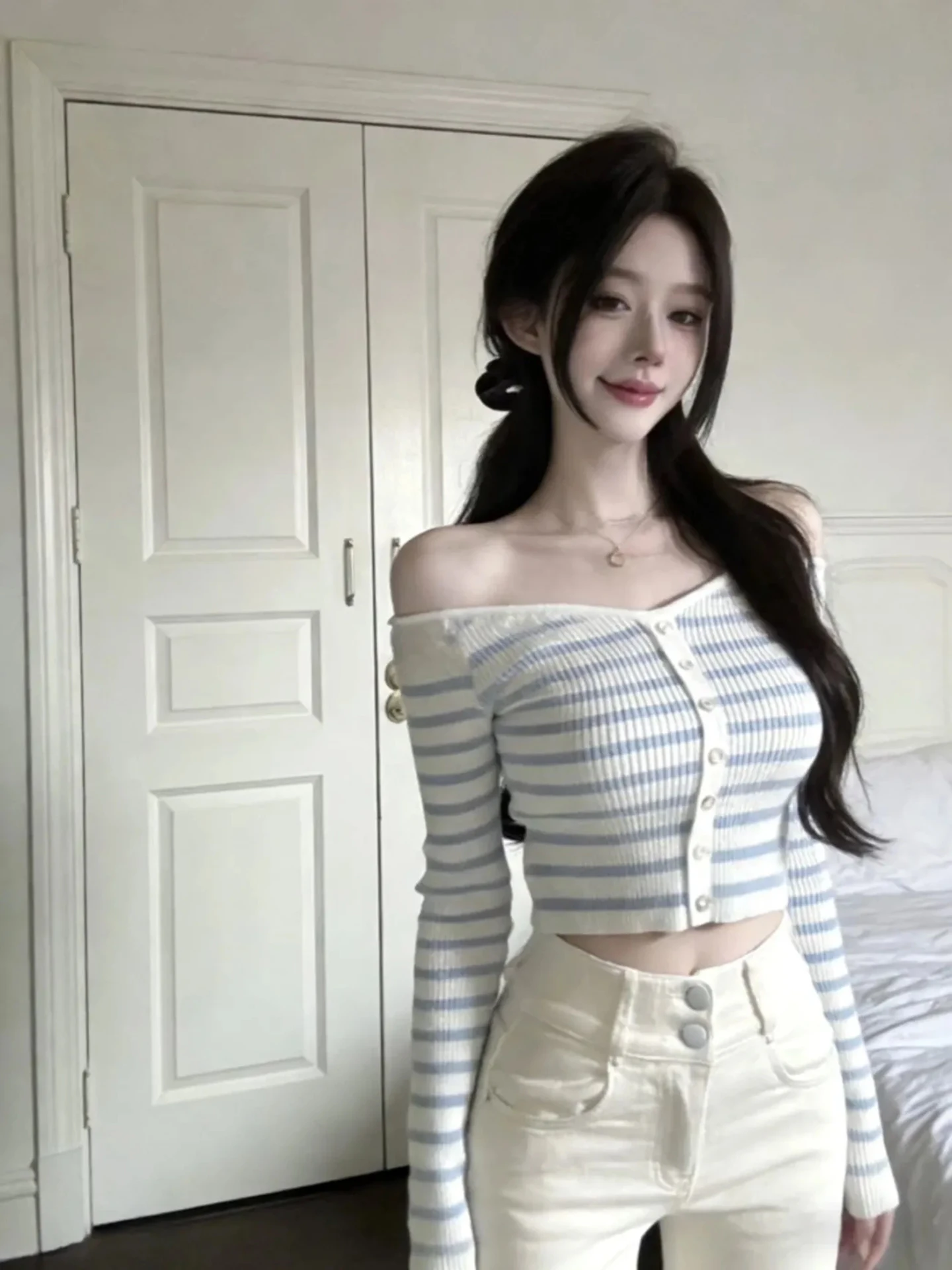 

Spring 2026 Women's Slim Fit Knitted Sweater Pure Desire Stripe One oulder Faionable Top Waist a White Blue Stripes