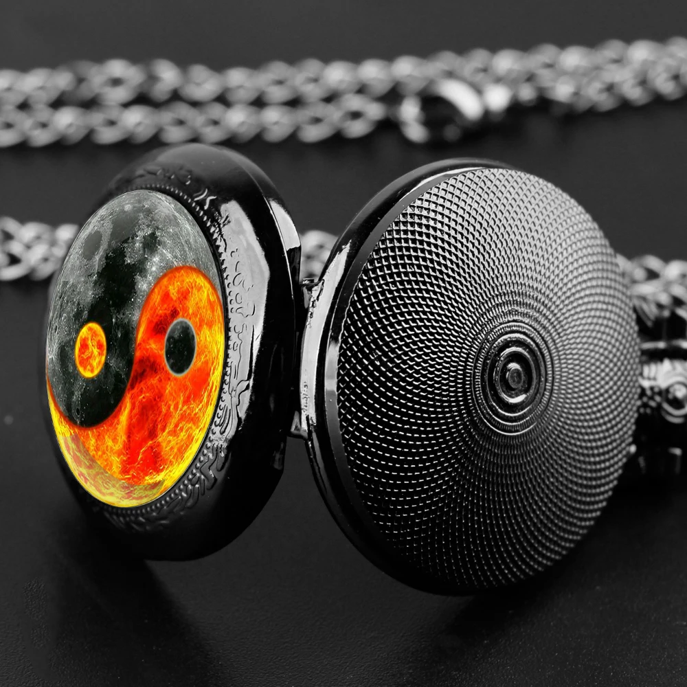 ساعة جيب كوارتز سوداء على شكل قبة زجاجية من Yin-Yang مع قرص أرقام عربية وسلسلة متينة هدية كلاسيكية للرجال والنساء