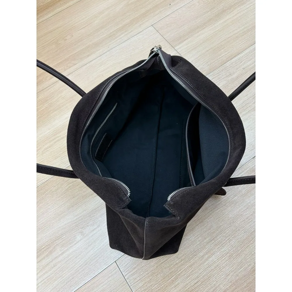Autumn and Winter Bags Women's Retro Deerskin Velvet Portable Commuter Tote Unique Texture Stylish Simple New Fluffy Shoulder