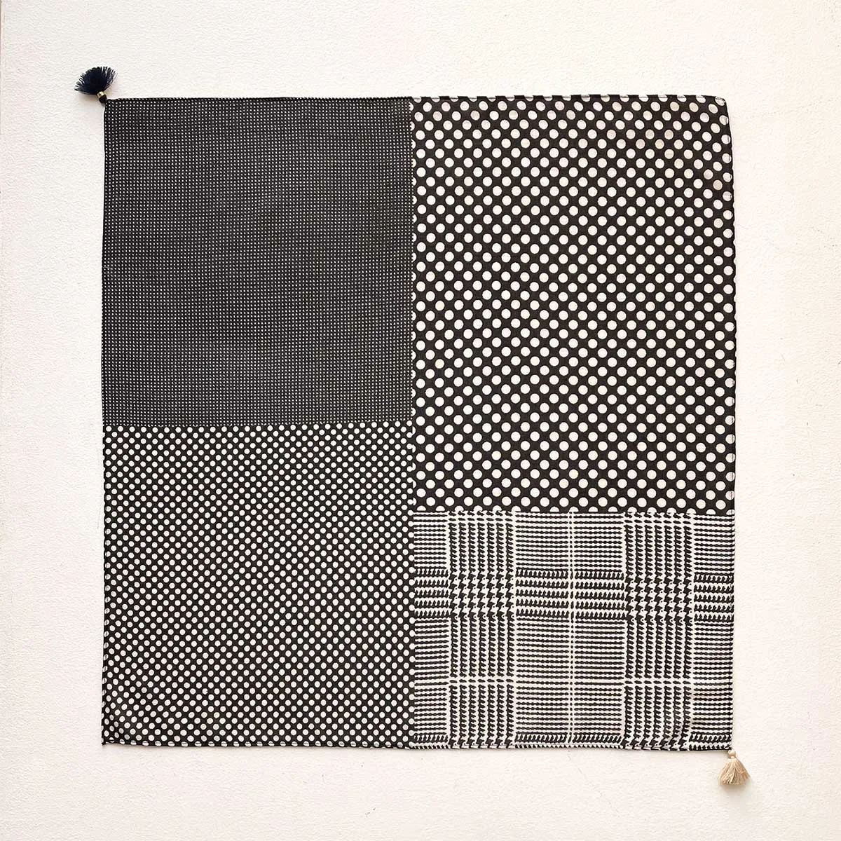 

2026 Designer Silk Scarf Women 60x60cm Square Dot Houndstooth Print Neck Scarf Hijab Bandana Foulard Shawl Wrap for Lady Fashion