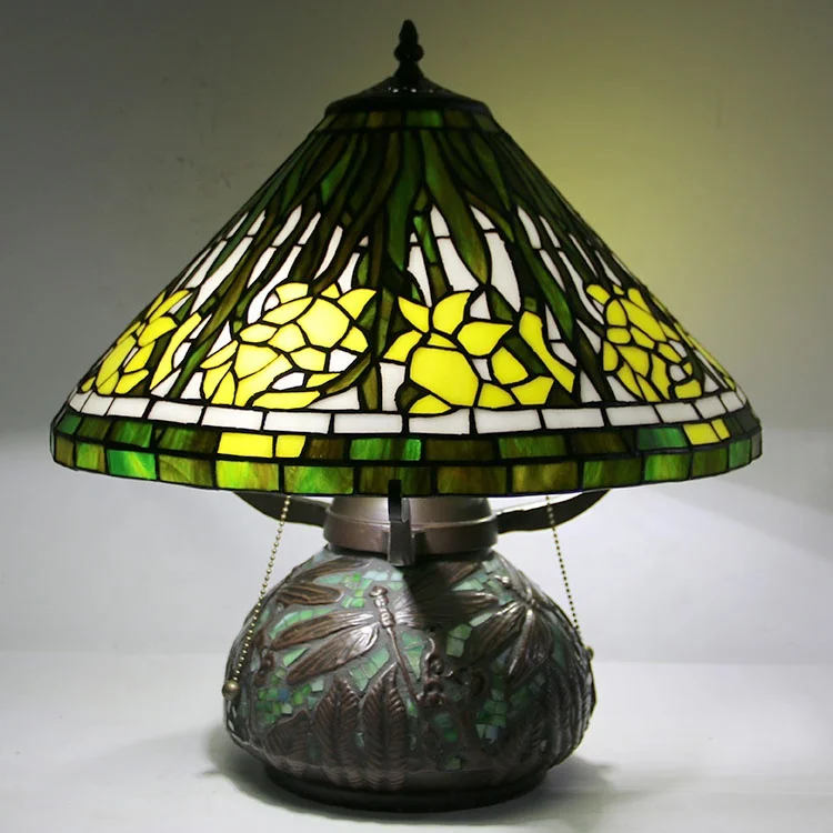 Custom-Manufacturer Desk Lamps  Style Bamboo Stained Glass Lampshade Table Lamp for Hotel Decoration