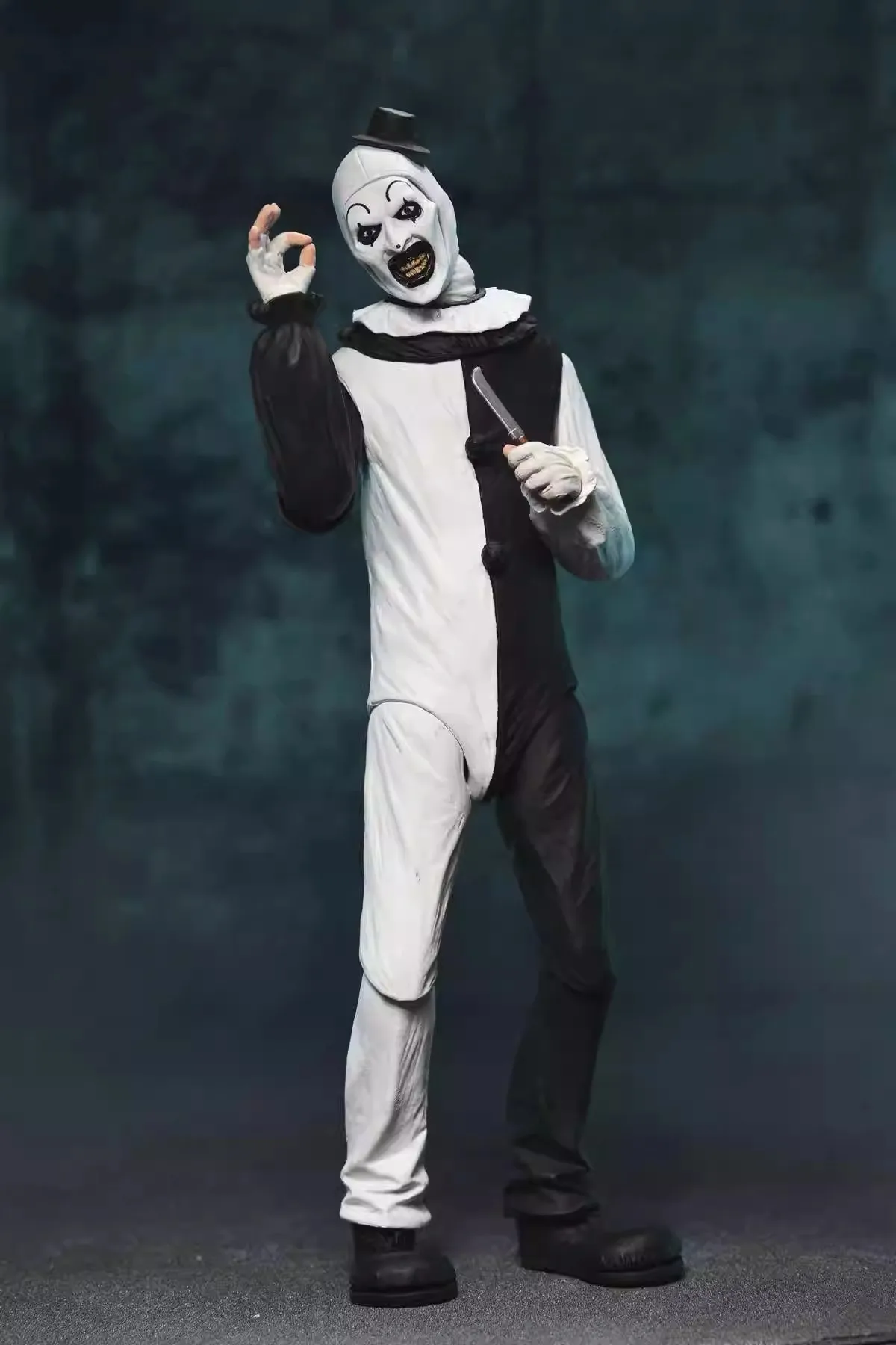 NECA 45251 7 بوصة عمل الشكل الرعب مهرج شخصية الفيلم الكلاسيكي مستوحاة تحصيل لعبة مجسمة لمحبي الكبار