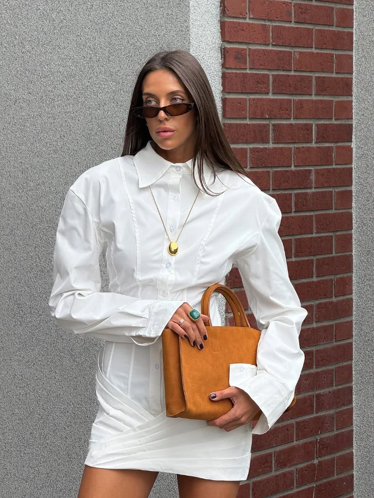 เดรสเชิ้ตผู้หญิง คอวี แขนยาว ทรงเข้ารูป กระโปรงชายไม่เท่ากัน ดีไซน์เก๋ แฟชั่นทันสมัย สำหรับผู้หญิง ปี 2025 สไตล์ลำลอง ใส่ได้ทุกวัน