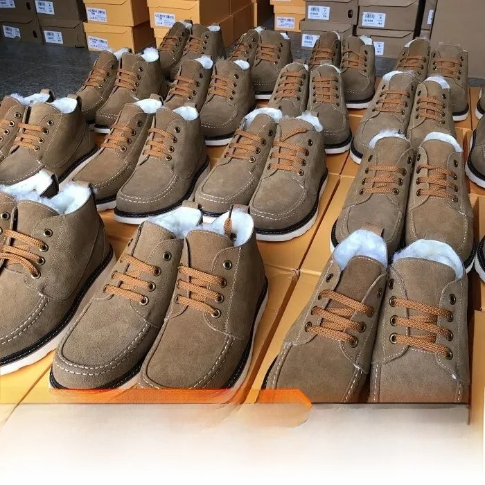 Thickened Warm Men's Fleece Lined Breathable Snow Boots Casual Fashion Comfortable Rubber Sole round Toe Mid-Cut Boots