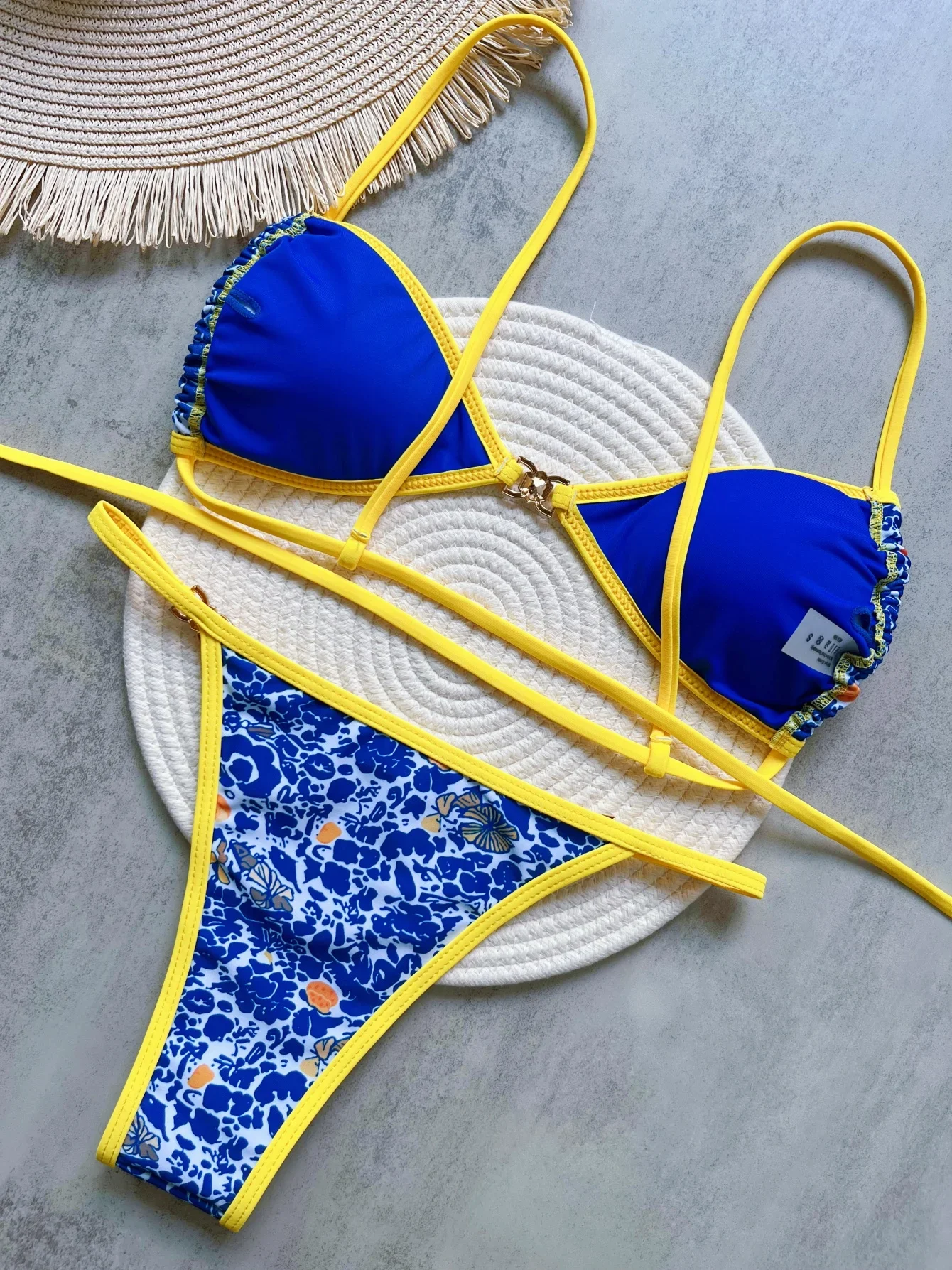 RUOTONSEPT رسائل مطبوعة ملونة صغيرة ثونغ بيكيني النساء ملابس السباحة الإناث قطعتين مجموعة البكيني الاستحمام ثوب السباحة