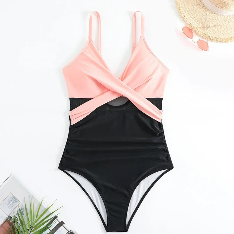 Bikini de una pieza de retales rosa para mujer, Monikini de verano 2024, traje de baño de malla calado con cuello en V cruzado, traje de baño con correa ajustable