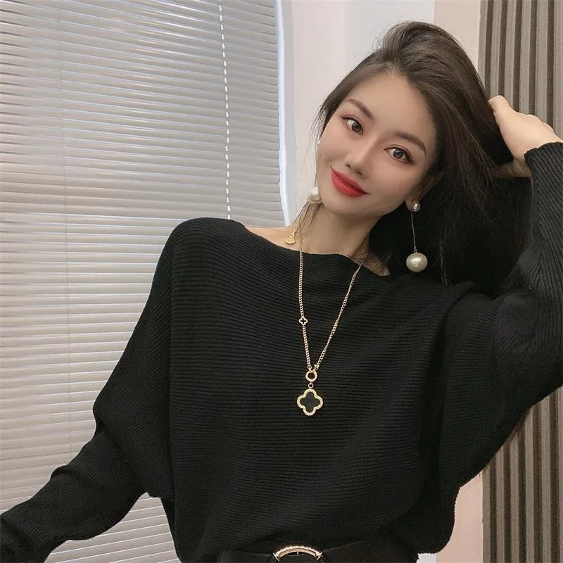 Long sleeved knitted sweater for women loose slimming in autumn and winter bat sleeve pullover western-style sweater base shirt