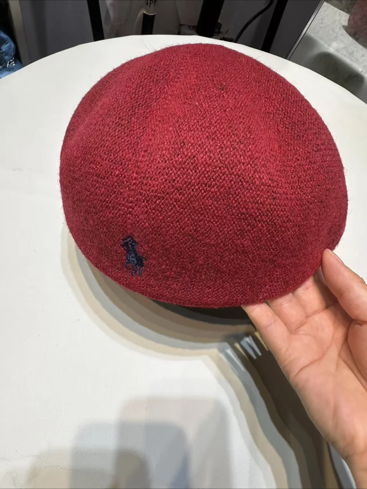 Damen-Baskenmütze mit Stickerei, dünne, wendbare Wintermütze, einfache Retro-Backer-Jungenmütze, vielseitige modische Mütze für Damen