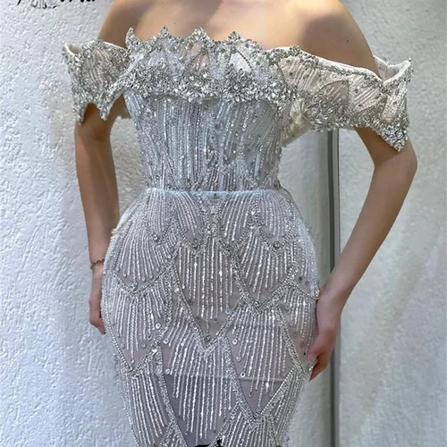 Abbigliamento da festa e vacanza