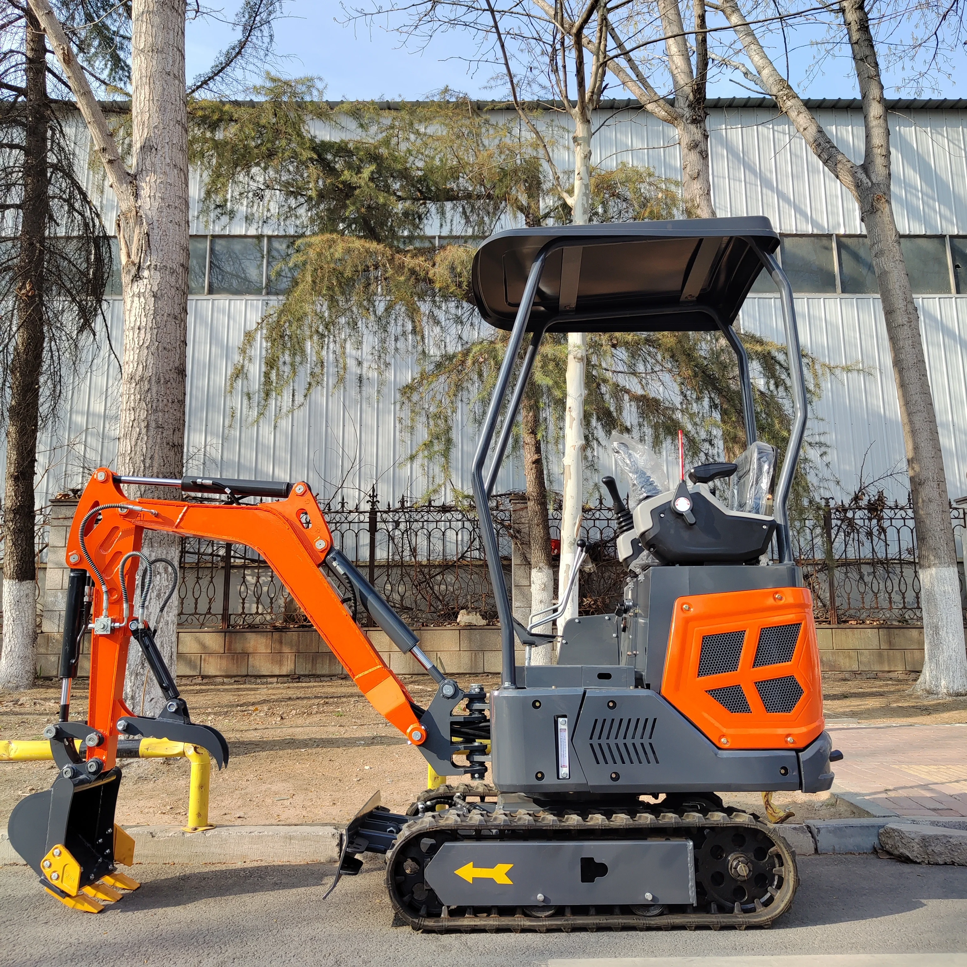 1500 كجم حفارة صغيرة CE اليورو 5 محرك الديزل حفارة مجنزرة الأرض مزرعة استخدام الخنادق حفار صغير 1.5 طن بيع مخصص