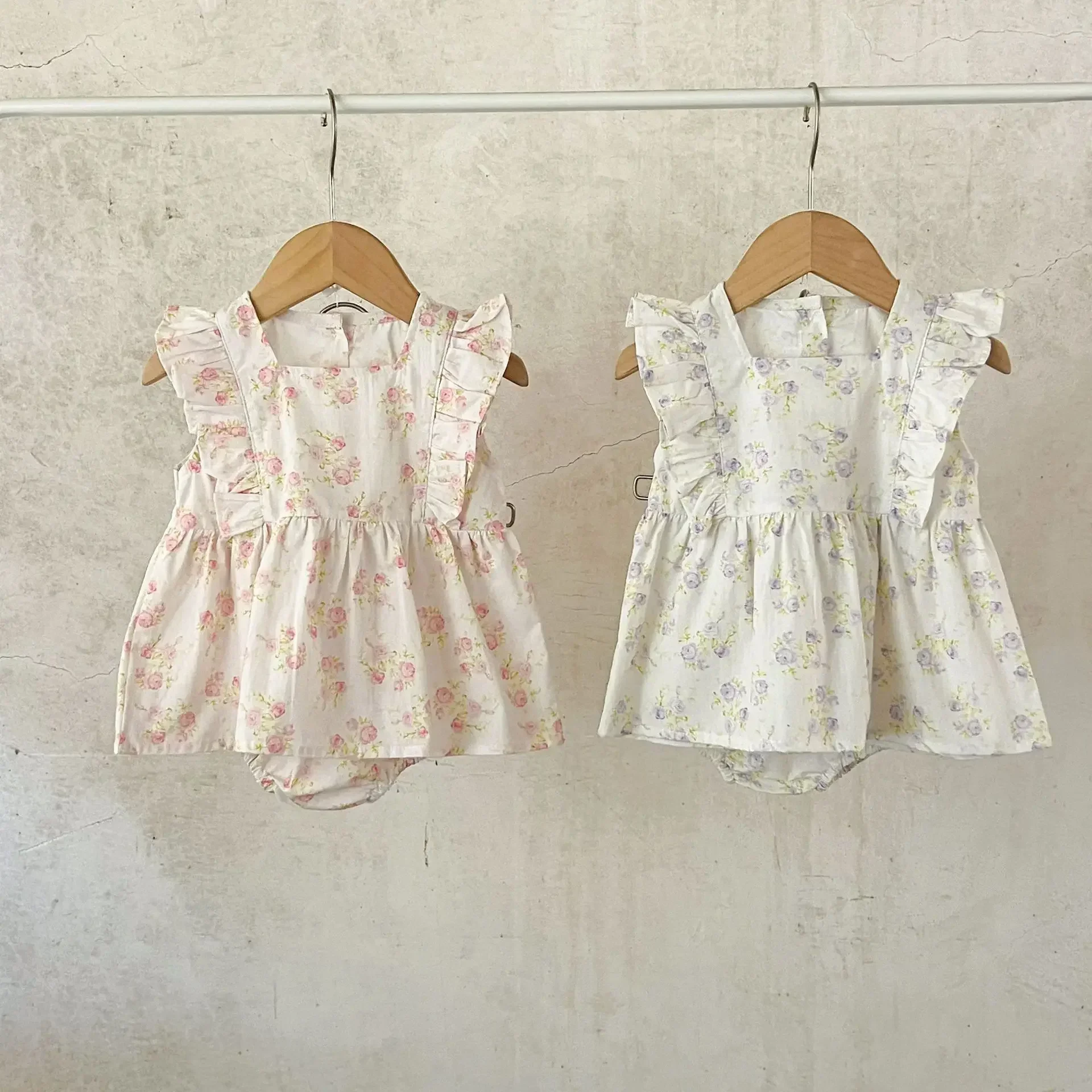 

Ins Girl Baby Summer Cotton Floral Tank Top Skirt Bread Pants Set Korean Version Newborn Versatile Two Piece Set