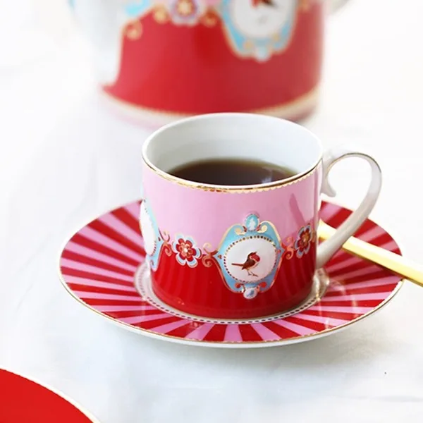 

Love Bird Relief Color-blocked Red and Pink Tea Cup Saucer Pot Plate
