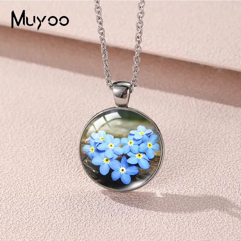 2023 New Forget Me Not Flower Pendant Necklace Art Painting Round Photo Necklaces Glass Dome Jewelry Gifts