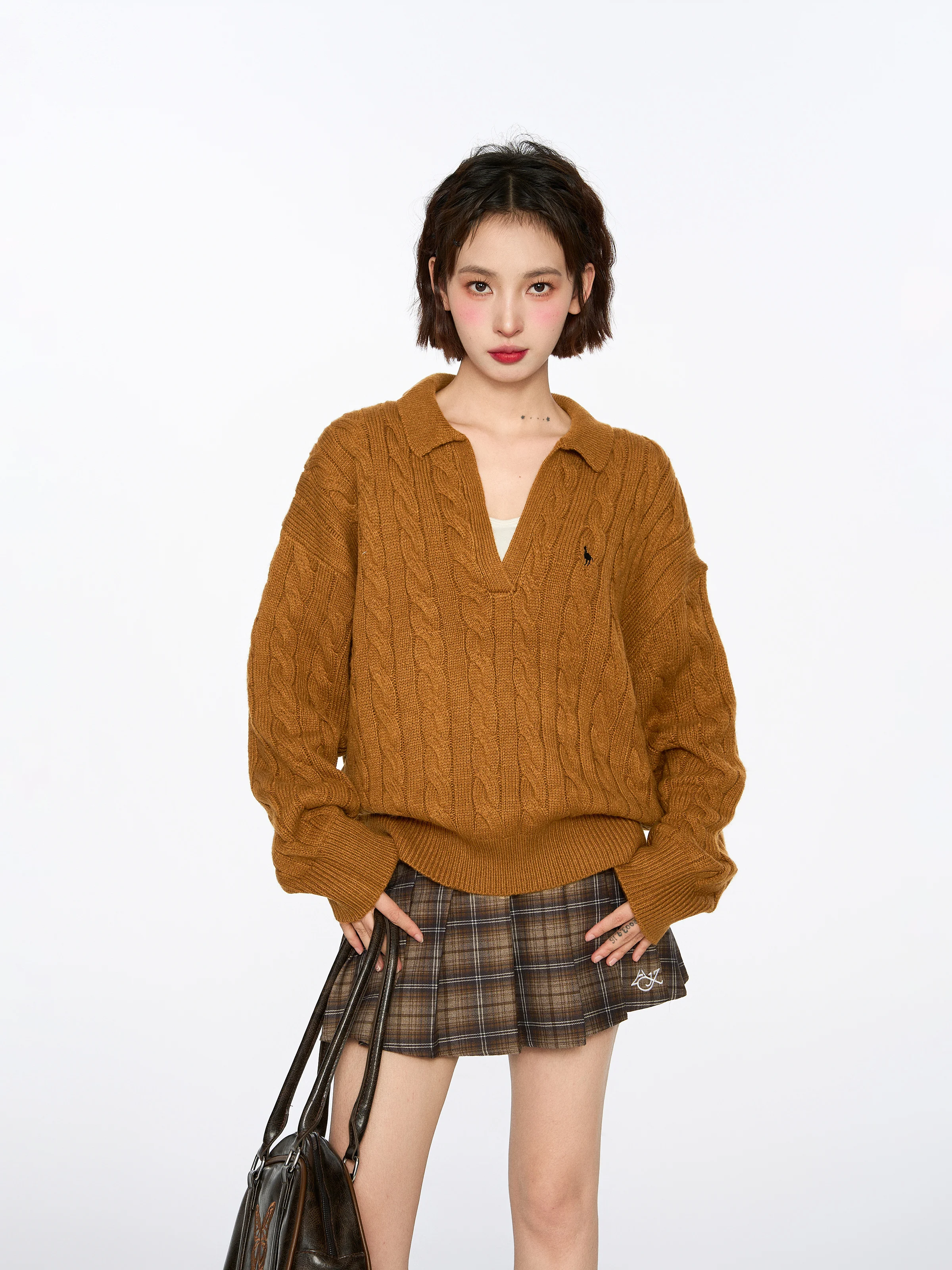 

Yellow V-Neck Pullover Knitted Sweater For Women In Autumn And Winter, Loose And Thick, Lazy Style Polo Collar And Thick Top