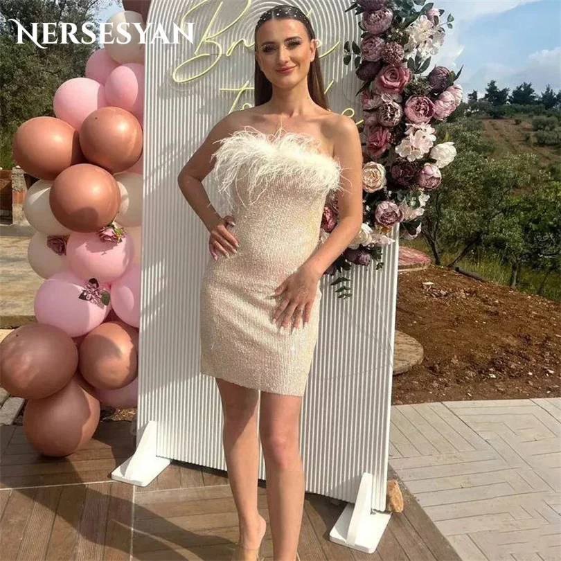 

Nersesyan Sexy Glitter Formal Evening Dresses Feather Strapless Sleeveless Prom Gown A Line Short Graduation Vestidos De Fiesta