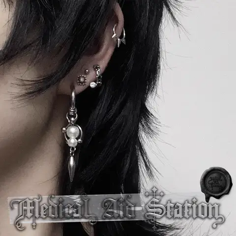 Kolczyki koła Y2K z ćwiekami, kulkami i perłami dla kobiet, ze stali nierdzewnej, punkowe kolczyki wiszące z ostrymi końcówkami, gotycka biżuteria.