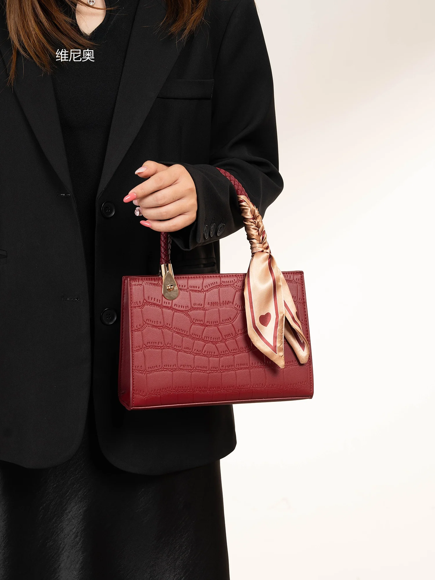 borsa-da-sposa-rossa-con-motivo-coccodrillo-a-spalla-o-a-tracolla-per-cena-di-nozze-per-madre-della-sposa-leggera-e-lussuosa