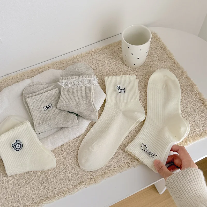 1 Pairs New Embroidered Dog Pattern Mid Tube Soft Cotton Socks Cute Campus Street Unisex Hipster Breathable Cotton Socks