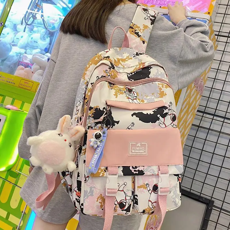 

2022 Girl Camouflage Cute Travel Backpack Trendy Ladies Kawaii Cartoon Graffiti Bag Female Laptop College Backpack Women Bags