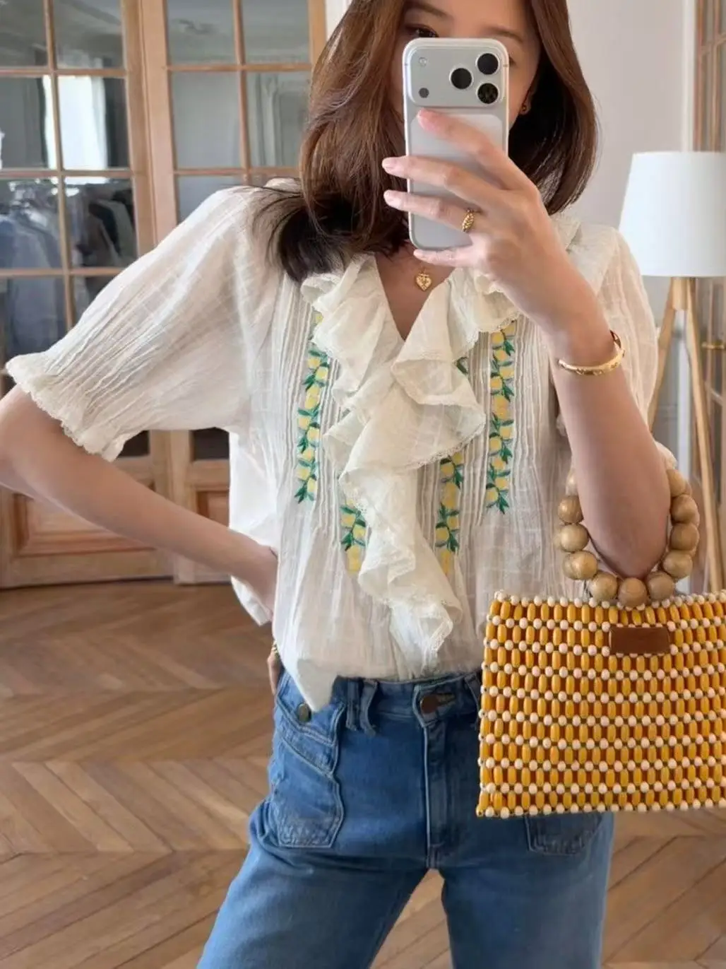 

Retro Embroidered Lace Trim V-Neck Bubble Sleeve Loose Casual Women's Shirt Spring Summer New Style French Style Cotton Blouse