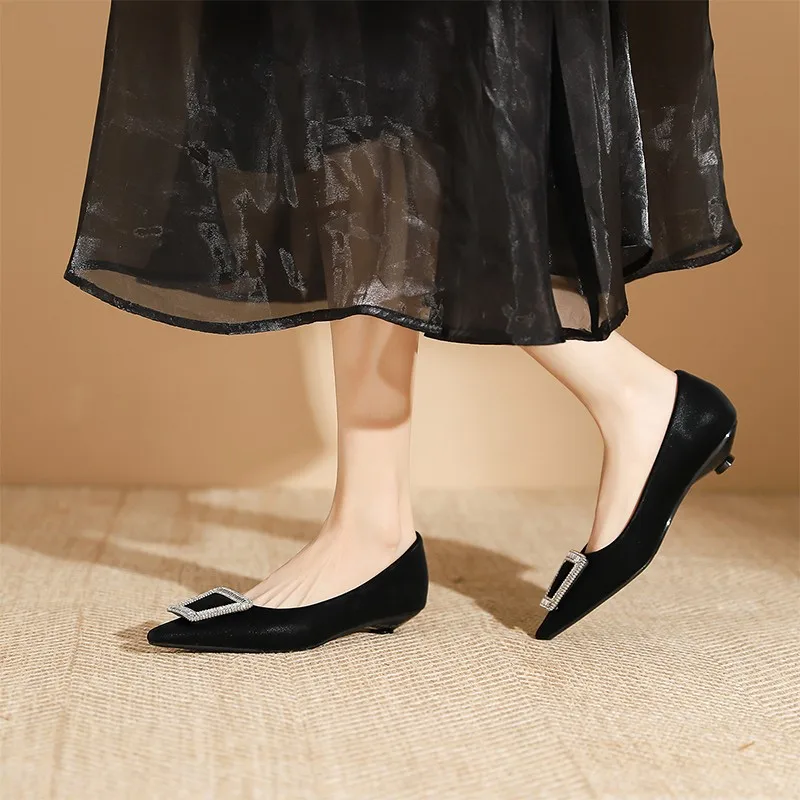 Famous style water drill square buckle pointed single shoes new French shallow-mouth low-heeled shoes wedding shoes