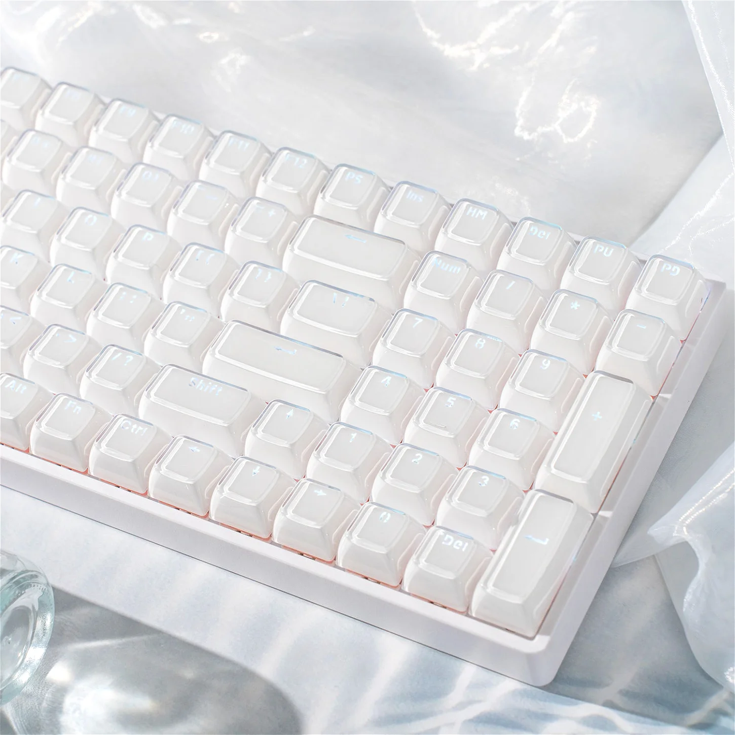 

Crystal Keycap Set PBT+PC 136 Key OEM Translucent Keycap Suitable for 60/64/84/98/108 Gaming Mechanical Keyboard MX Switch