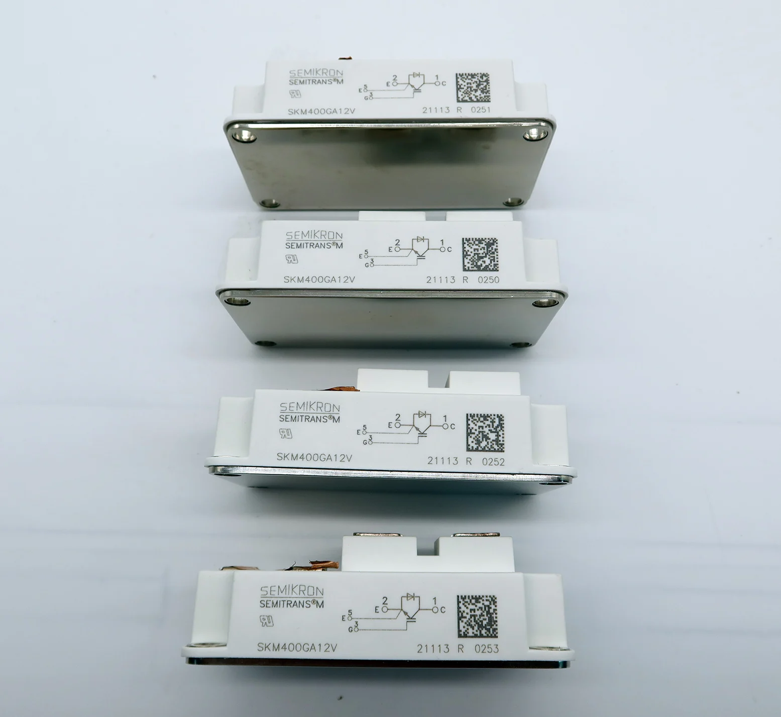 Nowe i oryginalne moduły IGBT SKM400GA12V22892103