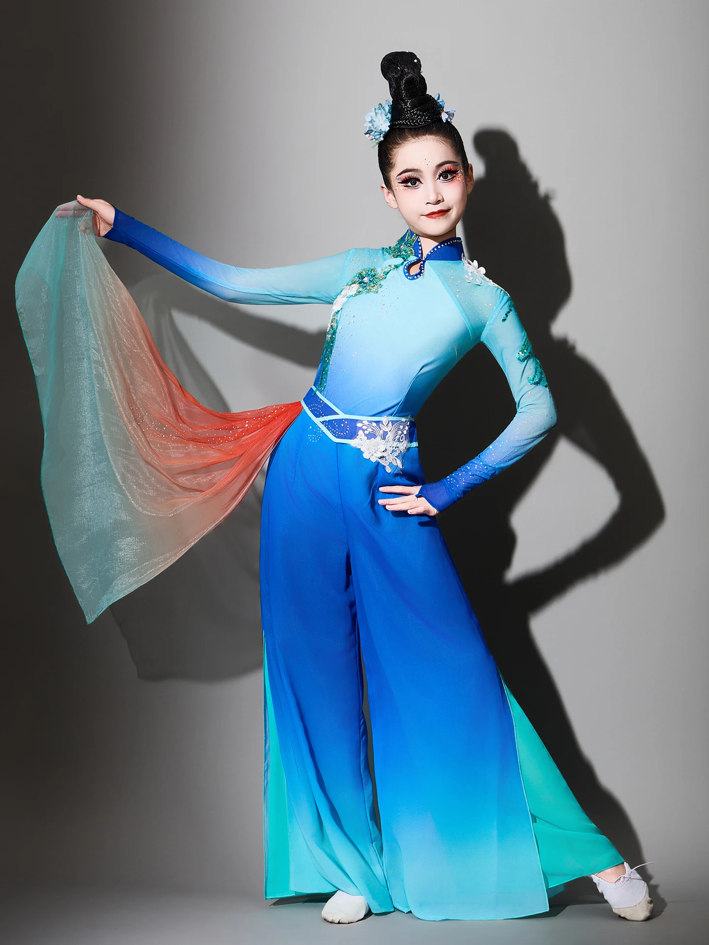 costume-de-danse-ethnique-bleue-pour-filles-tenue-de-spectacle-classique-et-longue-yangge-fan-de-danse-pour-enfants-sle-fluide