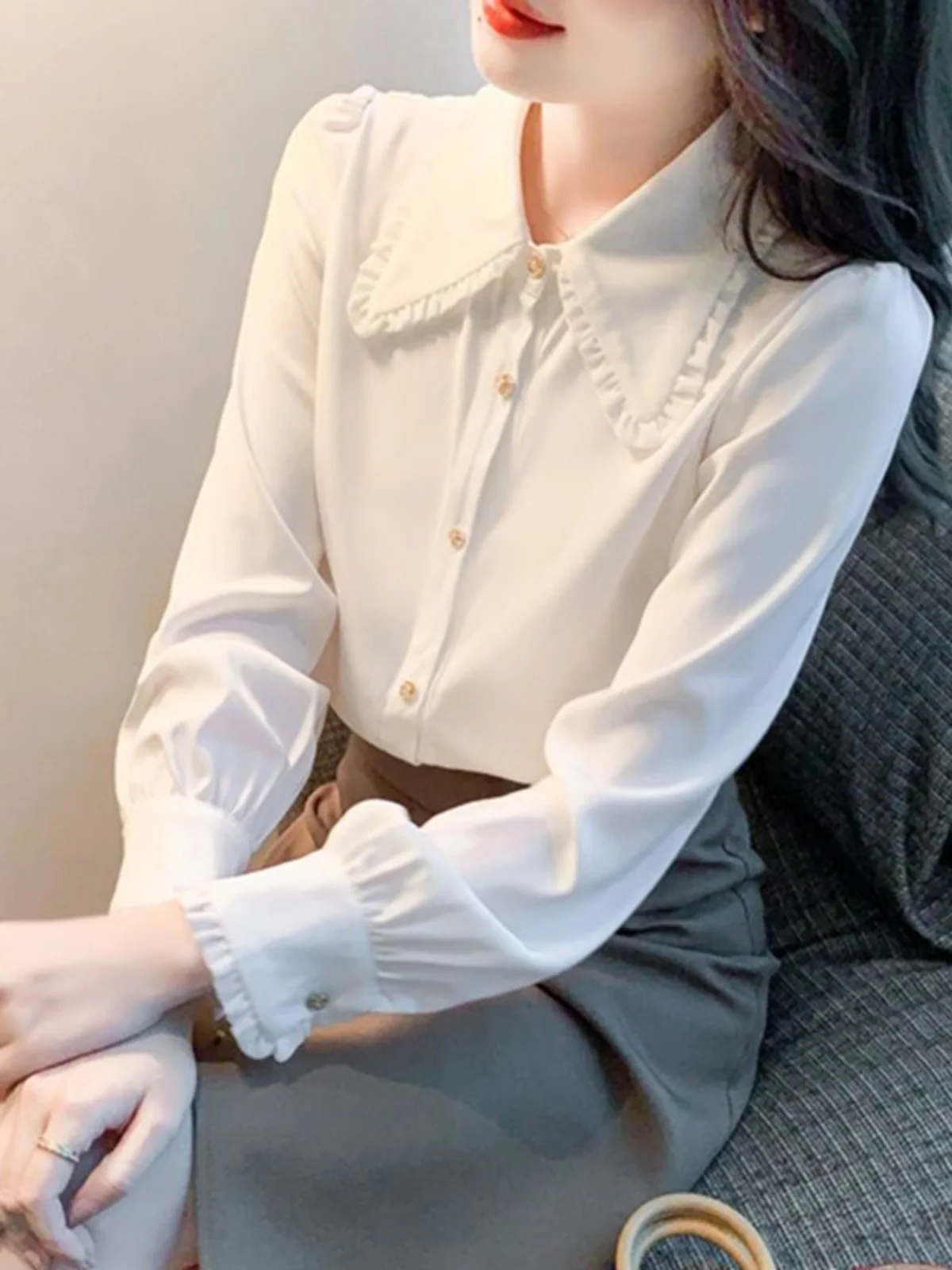 

Новинка весенней коллекции: женская дизайнерская блузка с воротником-стойкой, белая, из шифона, базовый слой, с кружевом, маленький размер